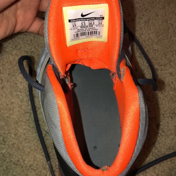 Nike boys basketball shoes - Picture 2 of 3